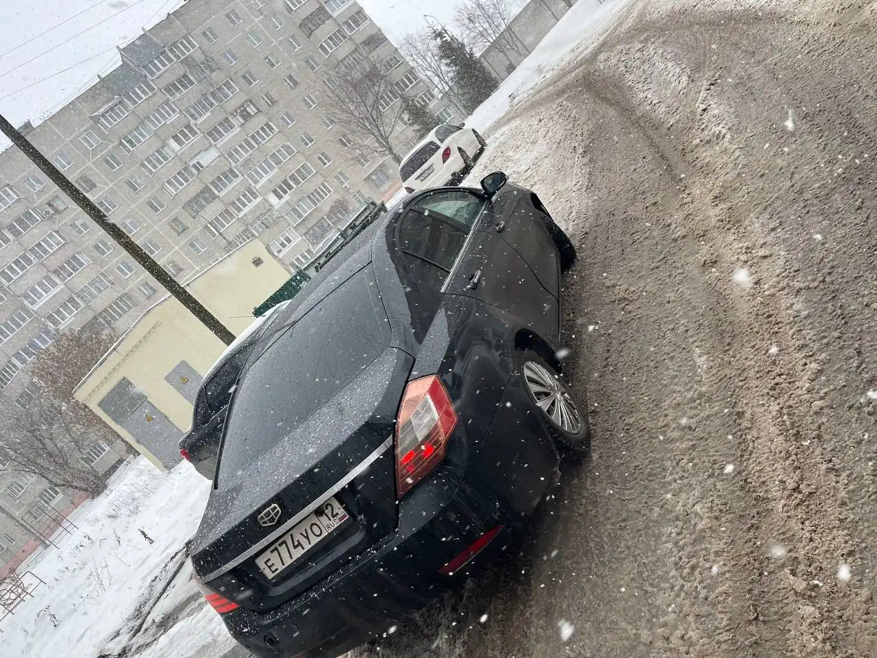 Продажа автомобиля Джелли Эмгрант 2013 года - Авто в Алатырь