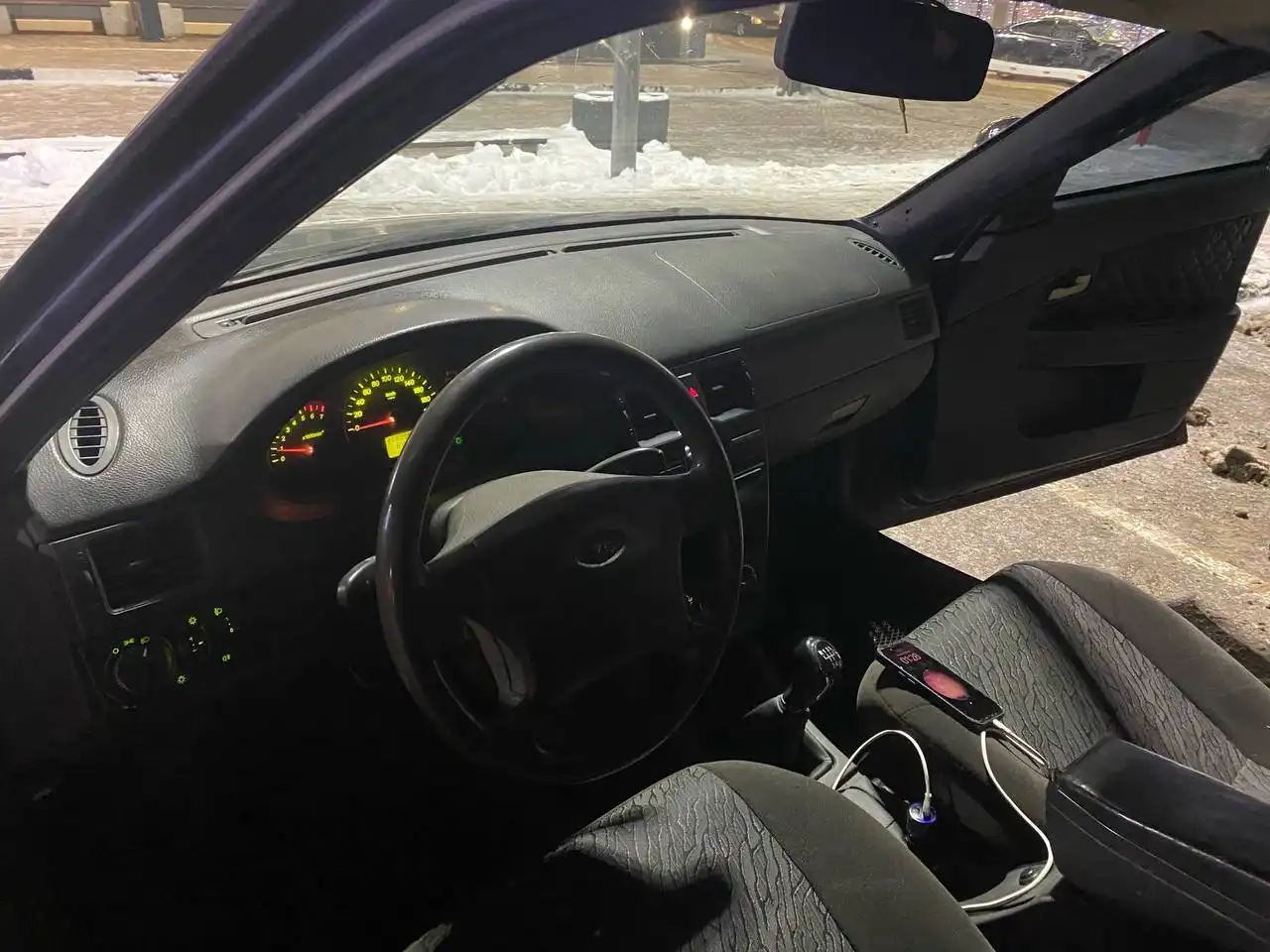 Продается Lada Priora 2008 года с ГУР и 2 подушками безопасности