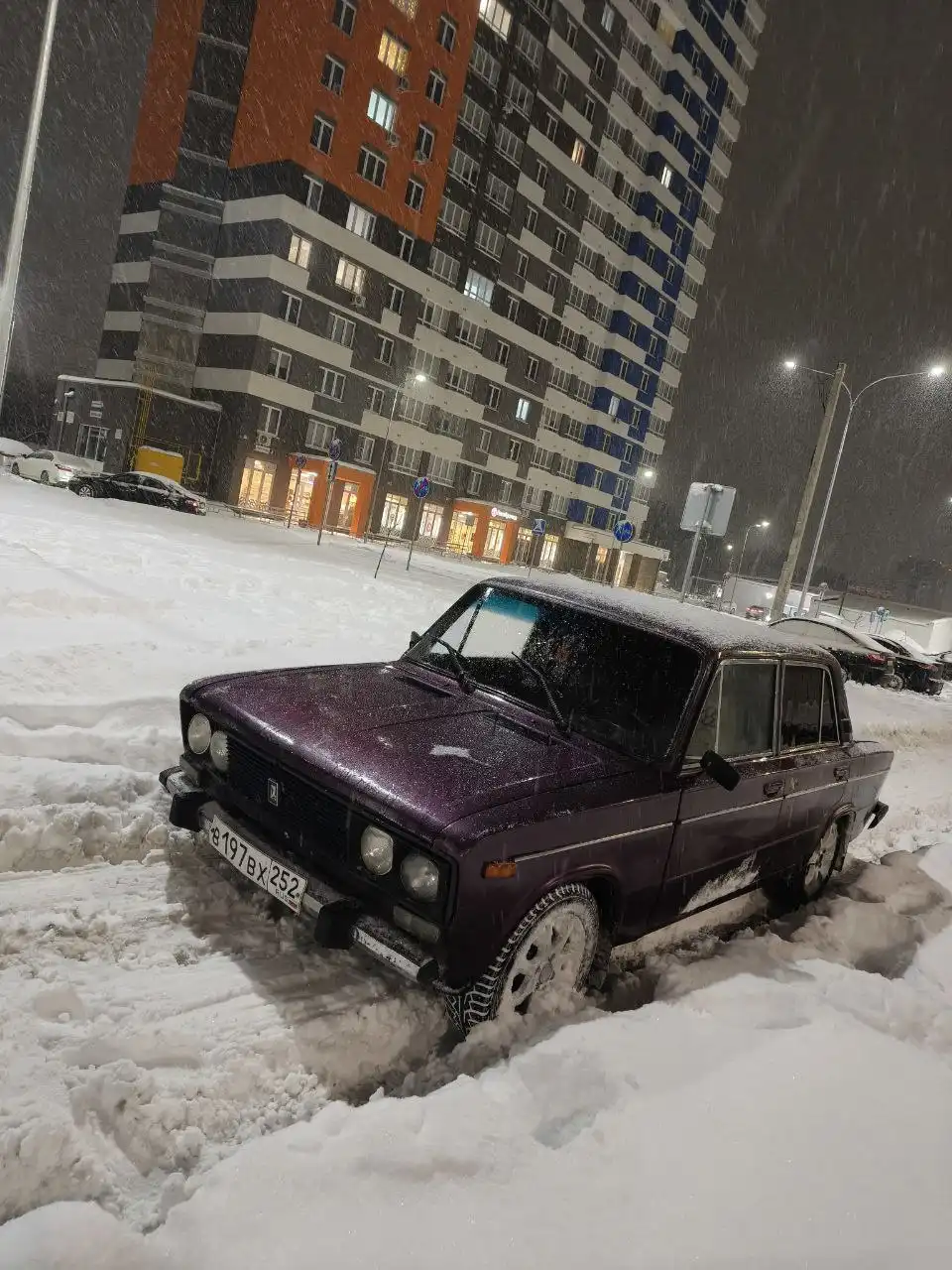 Продам двигатель и коробку в отличном состоянии