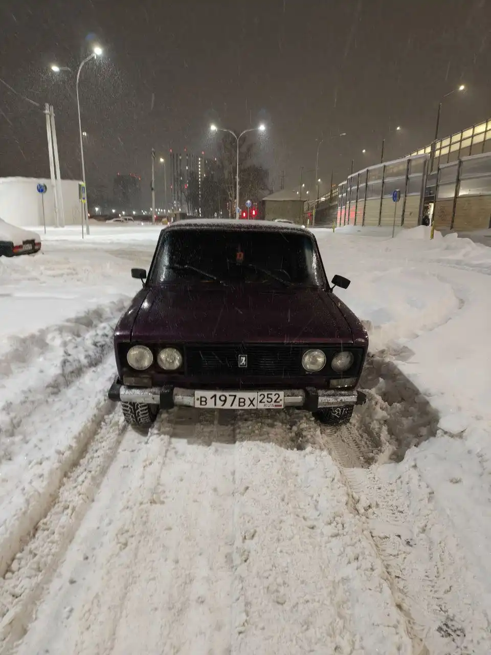 Продам двигатель и коробку в отличном состоянии