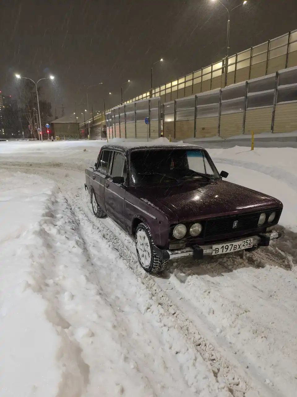 Продам двигатель и коробку в отличном состоянии