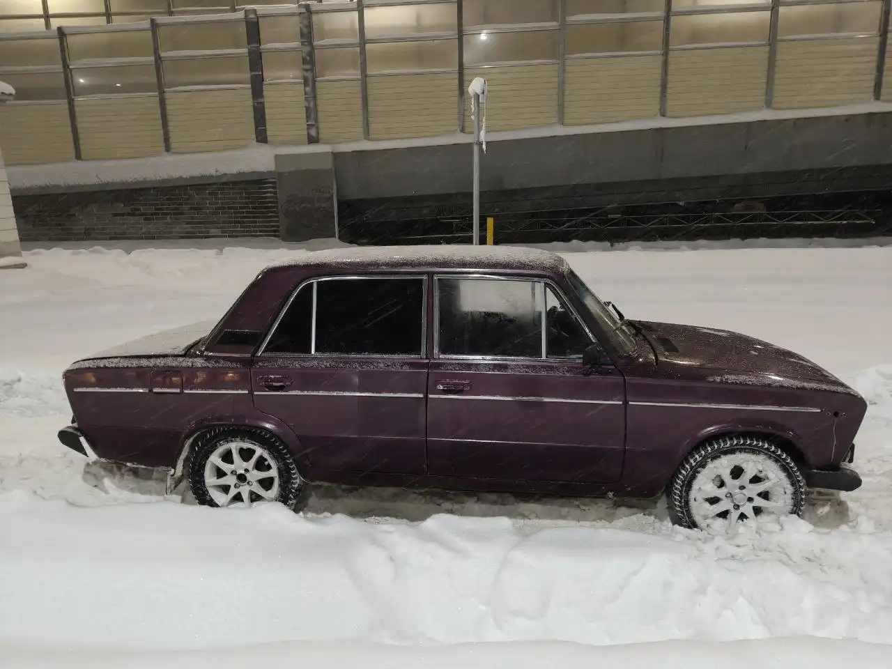 Продам двигатель и коробку в отличном состоянии