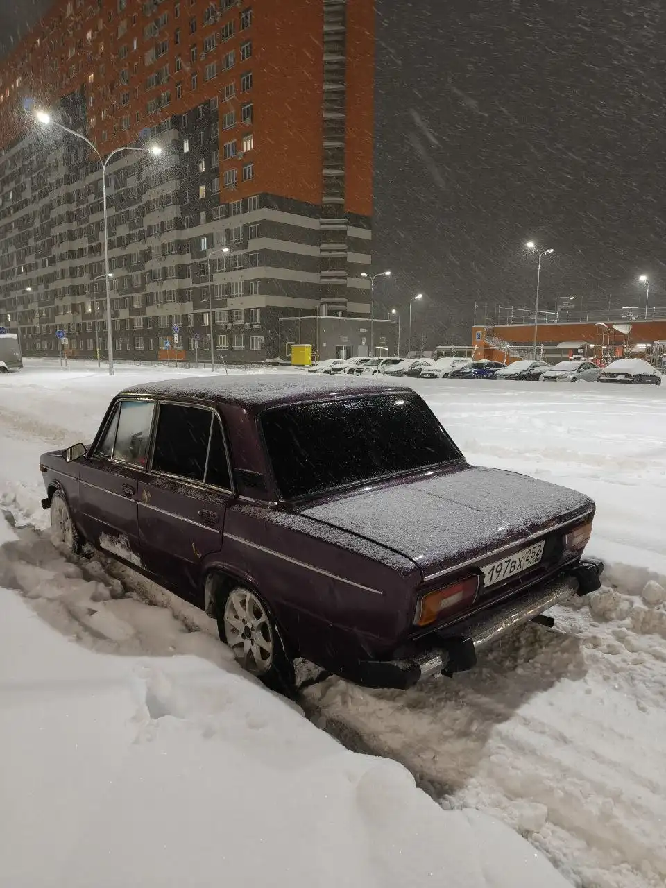 Продам двигатель и коробку в отличном состоянии