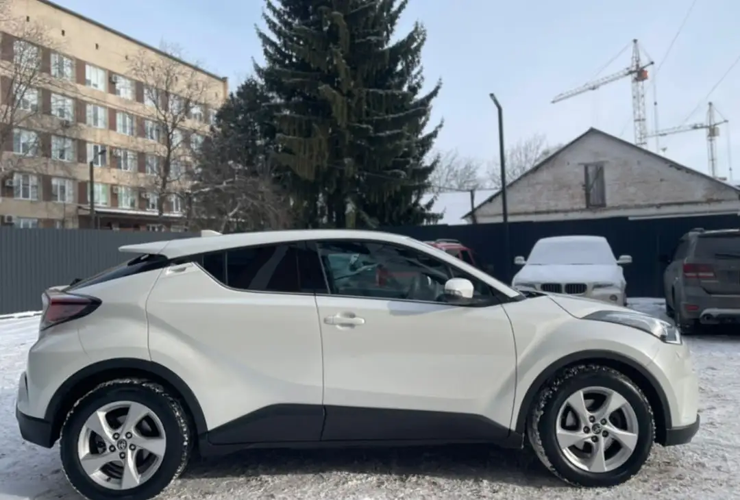 Toyota C-HR 2017 б/у - Легковые автомобили (Авто) в Нижний Новгород