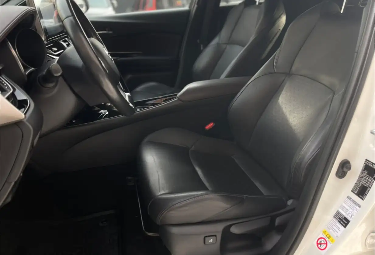 Toyota C-HR 2017 б/у - Легковые автомобили (Авто) в Нижний Новгород