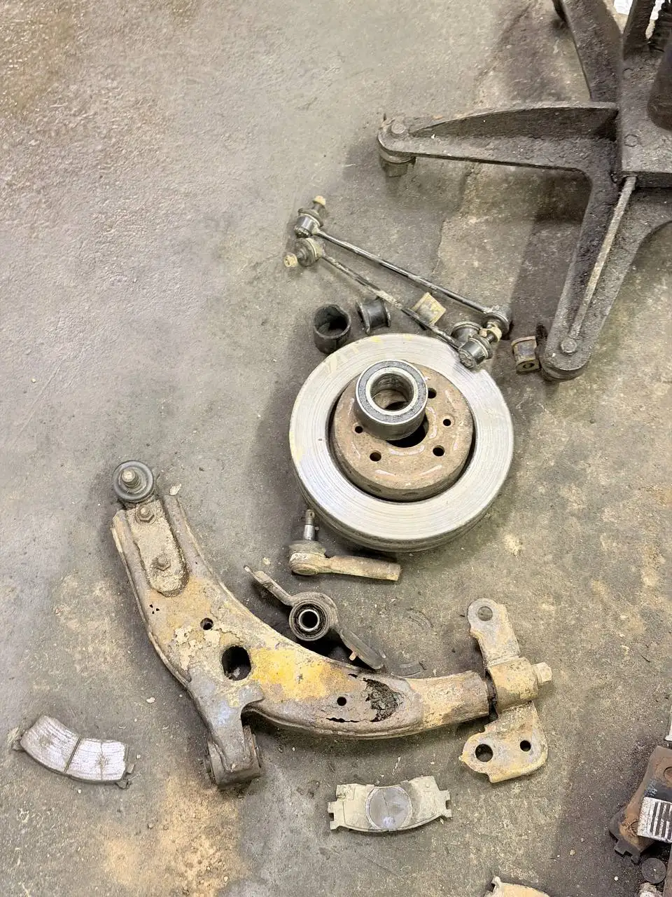 Продажа автомобиля с полным обслуживанием подвески и мотора - Авто в Нижний Новгород