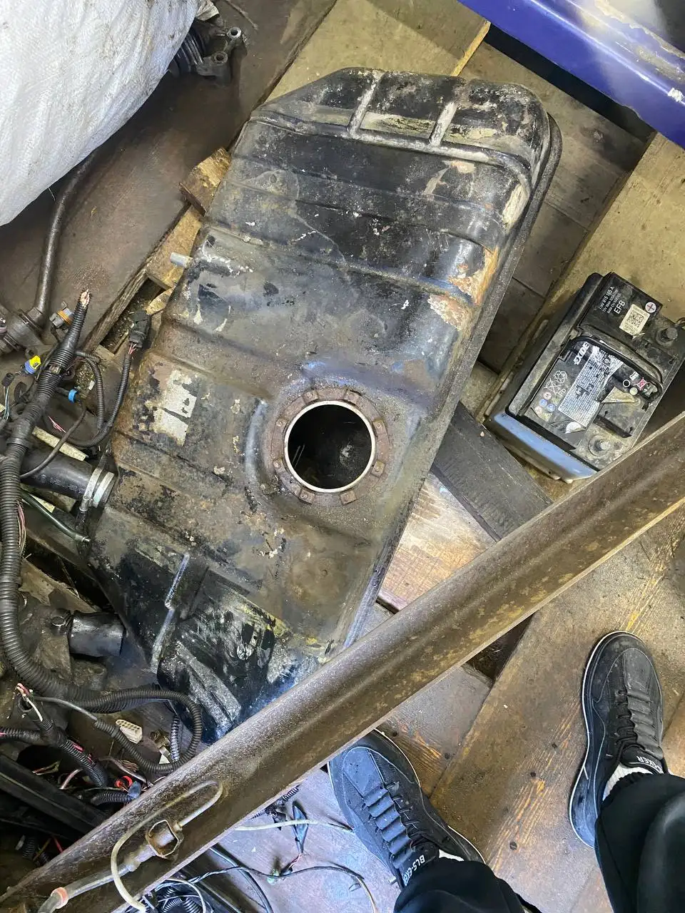 Запчасти для авто: двигатель, КПП, стартер, балка, кулаки, бак, стекло - Автозапчасти (Запчасти) в Нижний Новгород