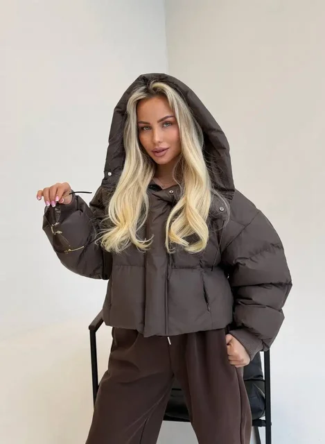 Стильная куртка и спортивный костюм - Верхняя одежда и спортивная одежда в Химки