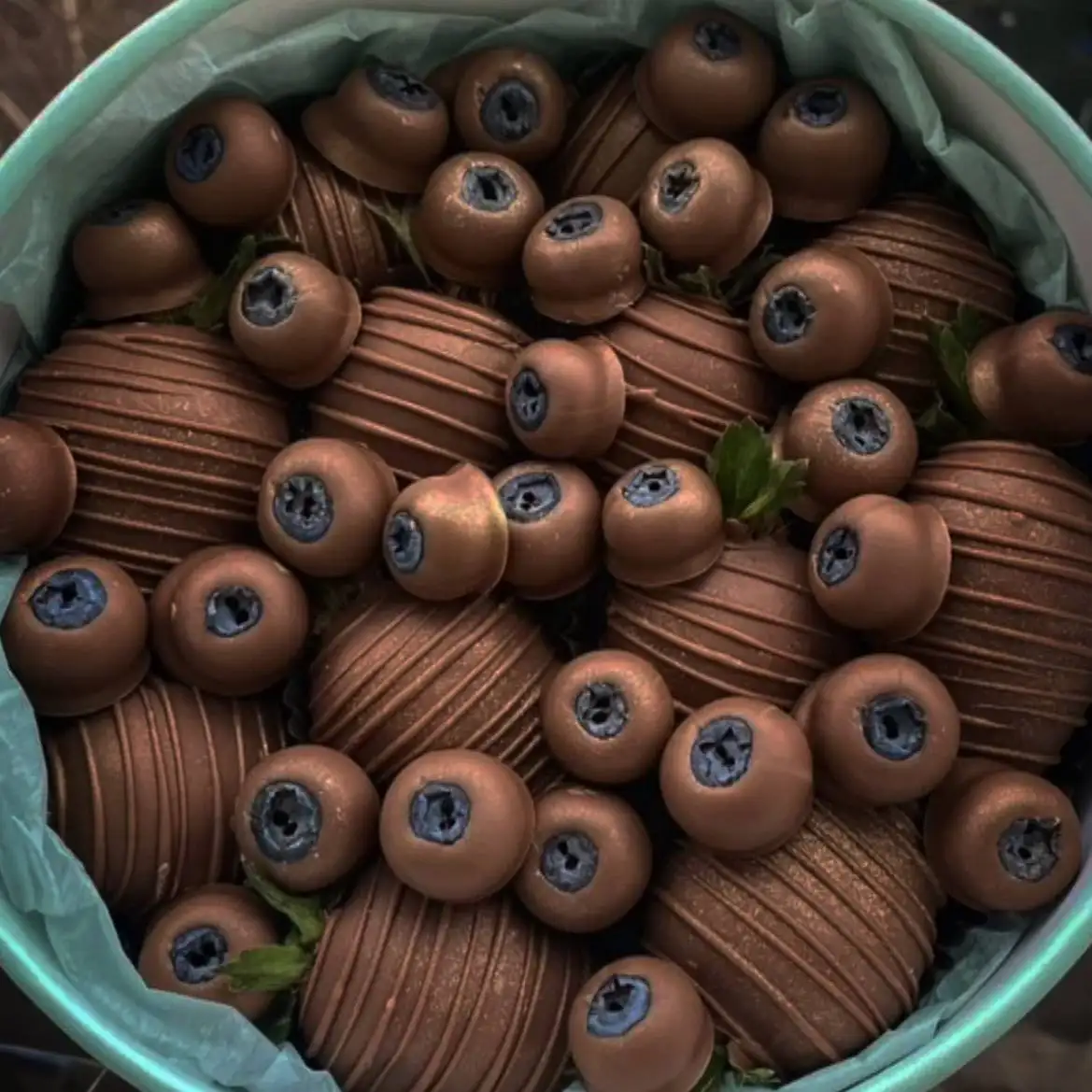 Бельгийский и итальянский шоколад ручной работы с фруктами - Кондитерские изделия (Хобби и отдых) в Химки