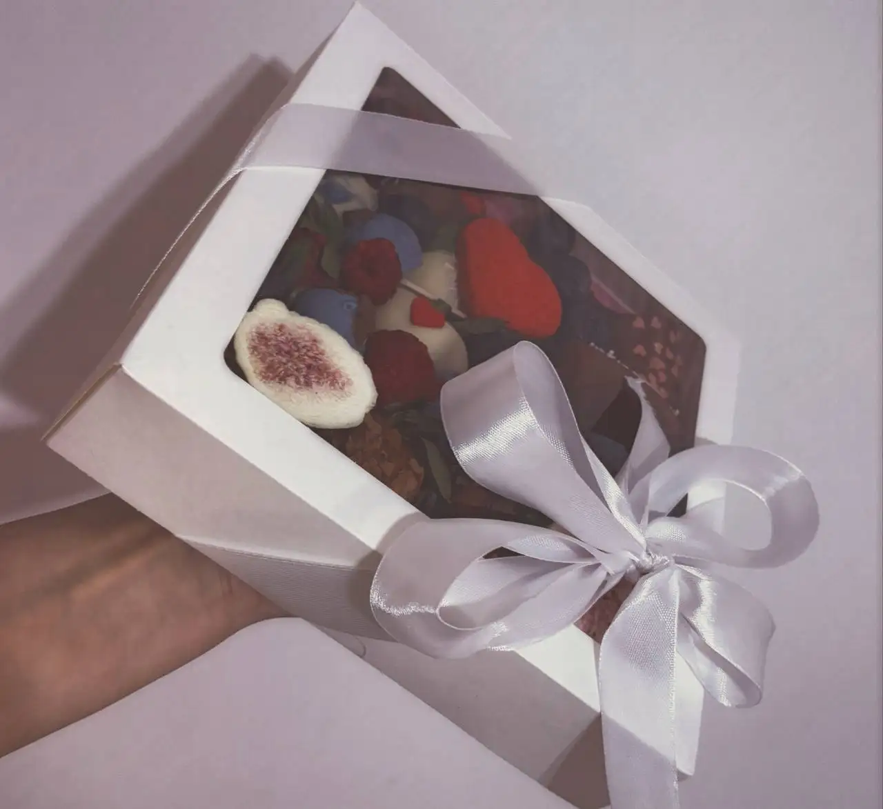 Бельгийский и итальянский шоколад ручной работы с фруктами - Кондитерские изделия (Хобби и отдых) в Химки