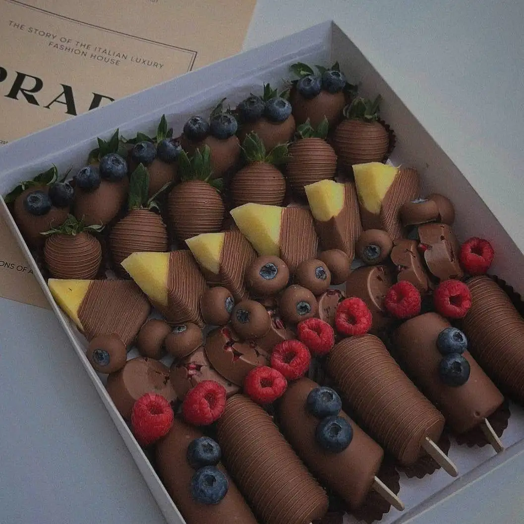Бельгийский и итальянский шоколад ручной работы с фруктами - Кондитерские изделия (Хобби и отдых) в Химки