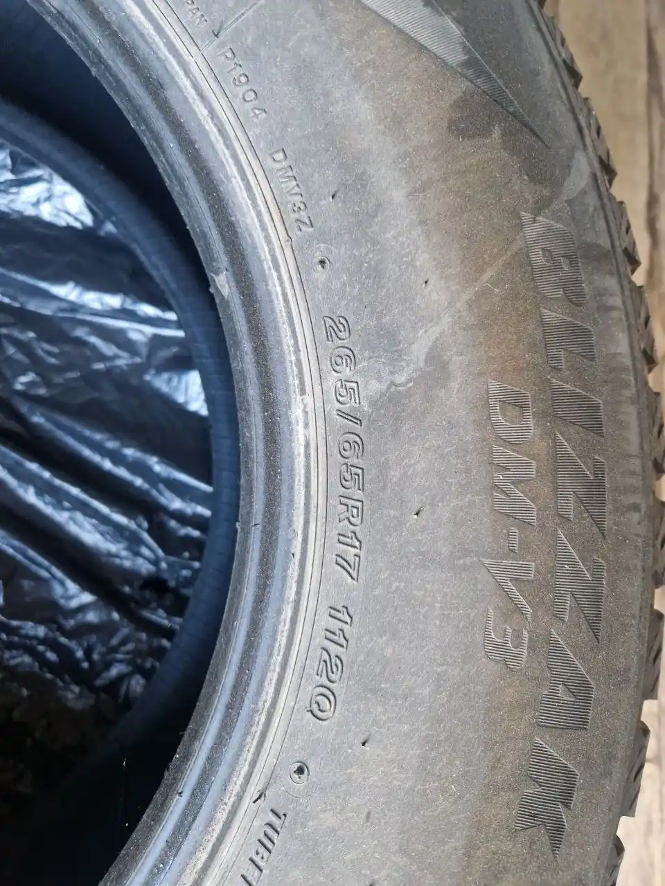 Продам пару шин 265/65/17