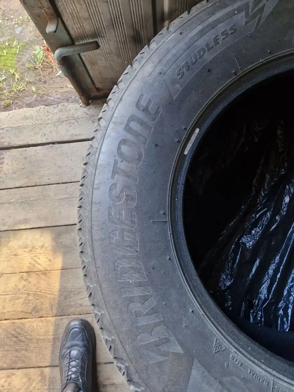 Продам пару шин 265/65/17