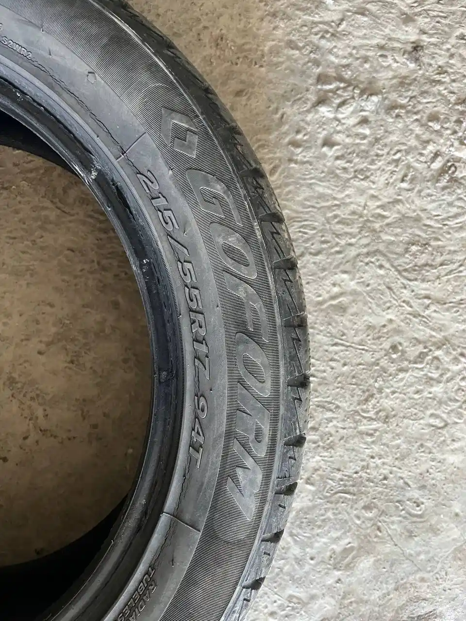 Продам японскую зимнюю резину 215/55/17