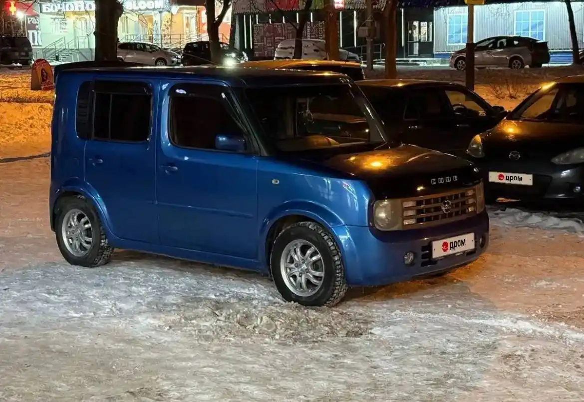 Ниссан куб 2003 года
