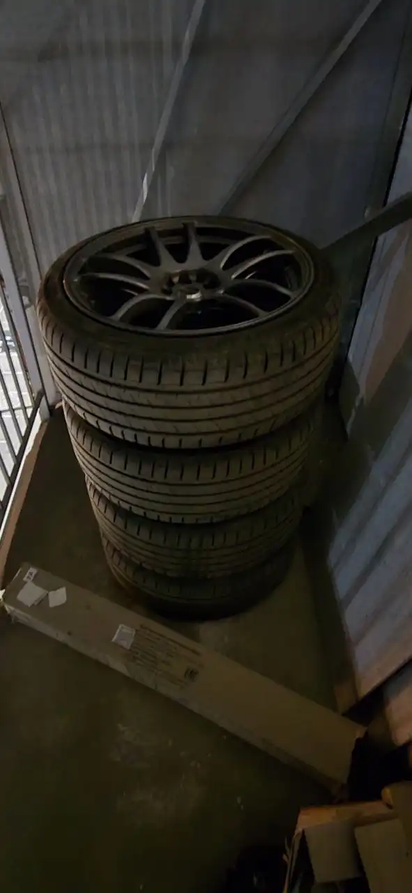 Продам летние шины R18