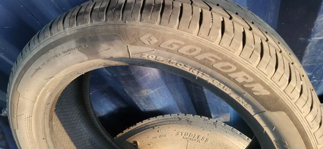 Продам 4 летние покрышки