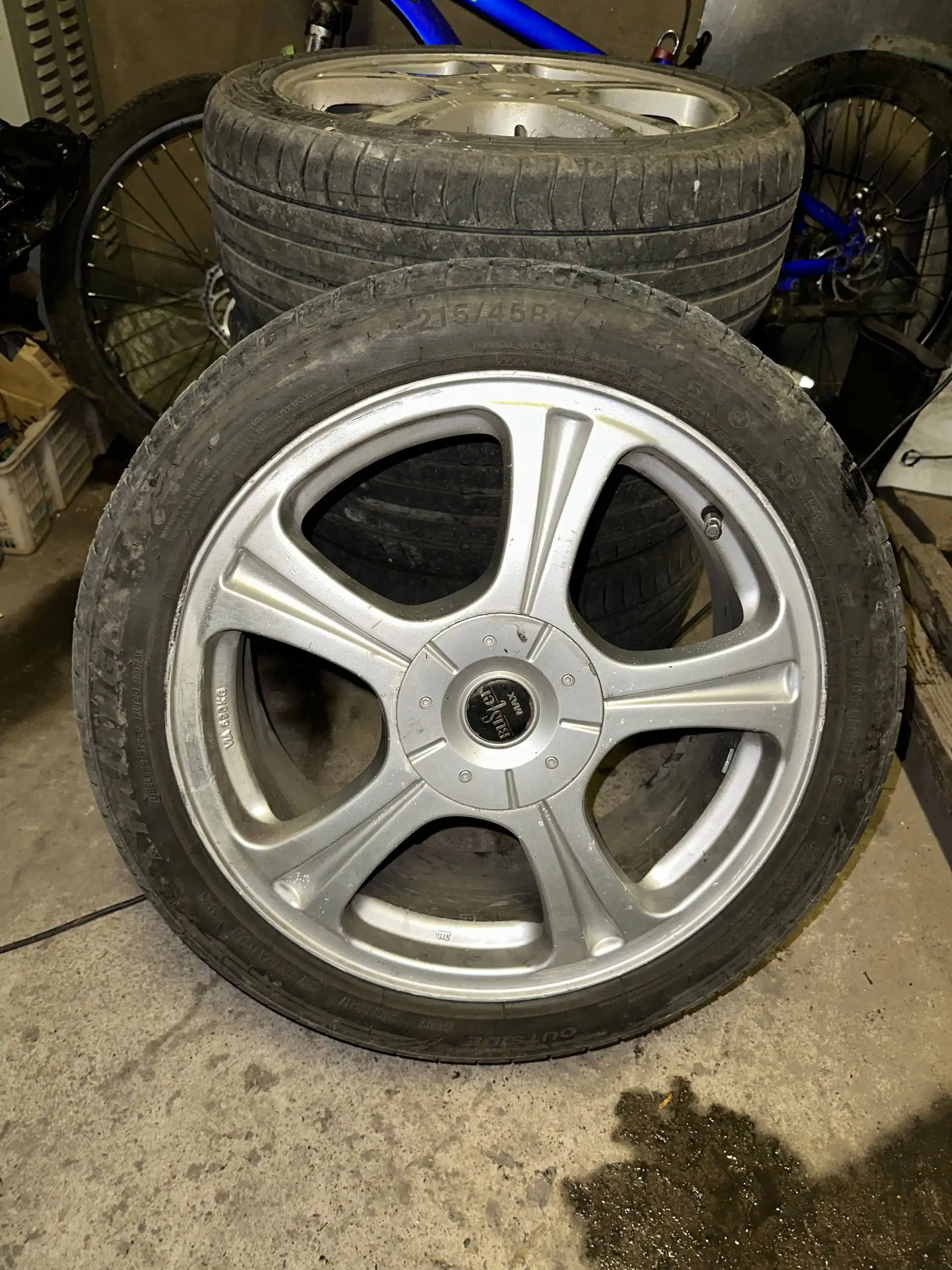 Колеса в сборе с летней резиной R17