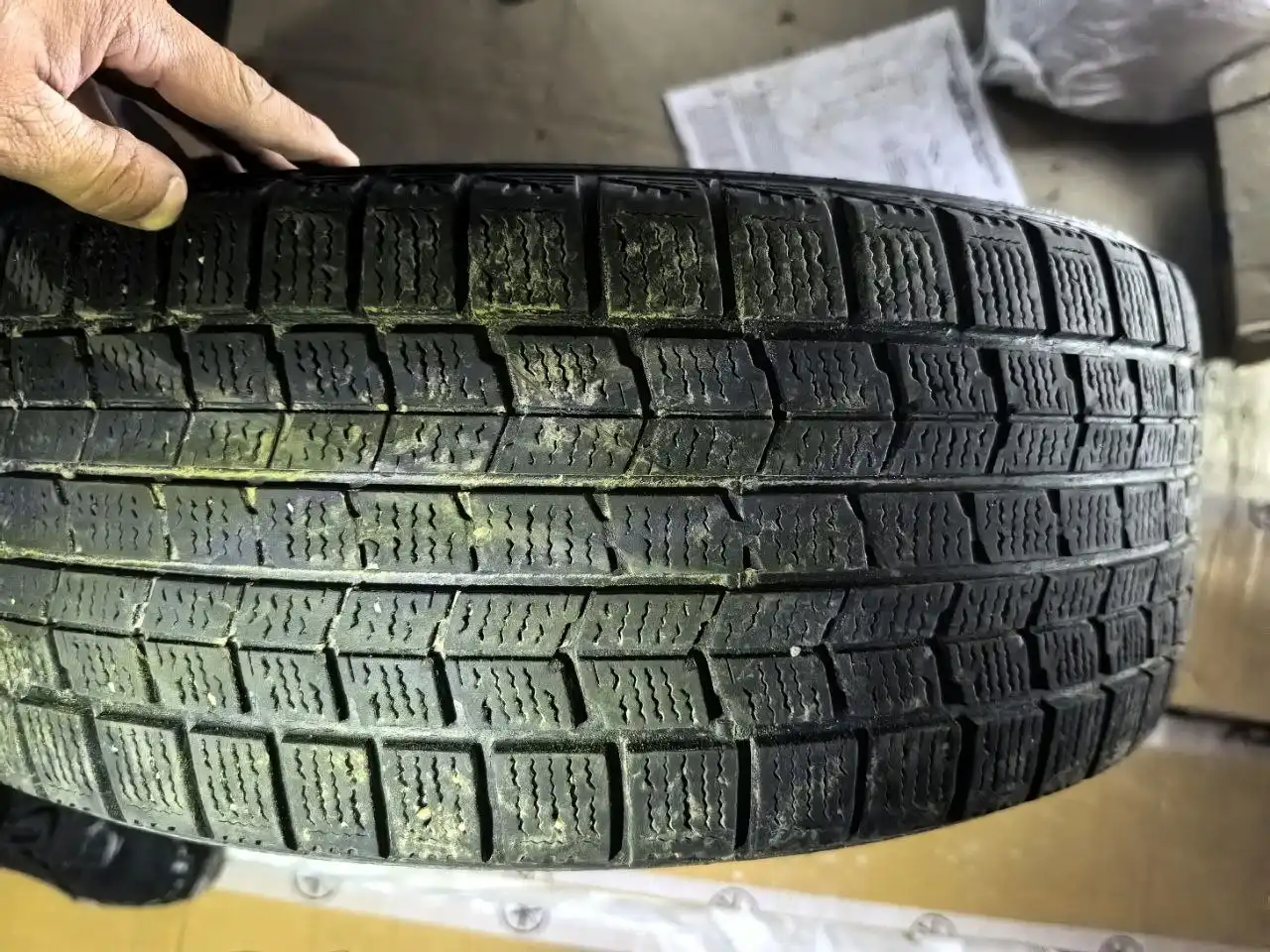 Продажа зимней резины 225/55/17 и 195/65/15