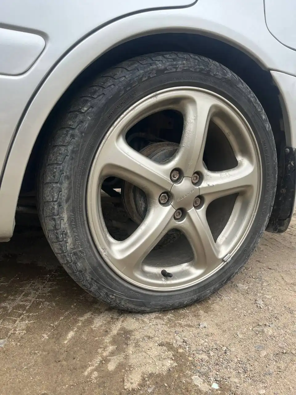 Продажа литых дисков Subaru 5x100 R17 с летней резиной