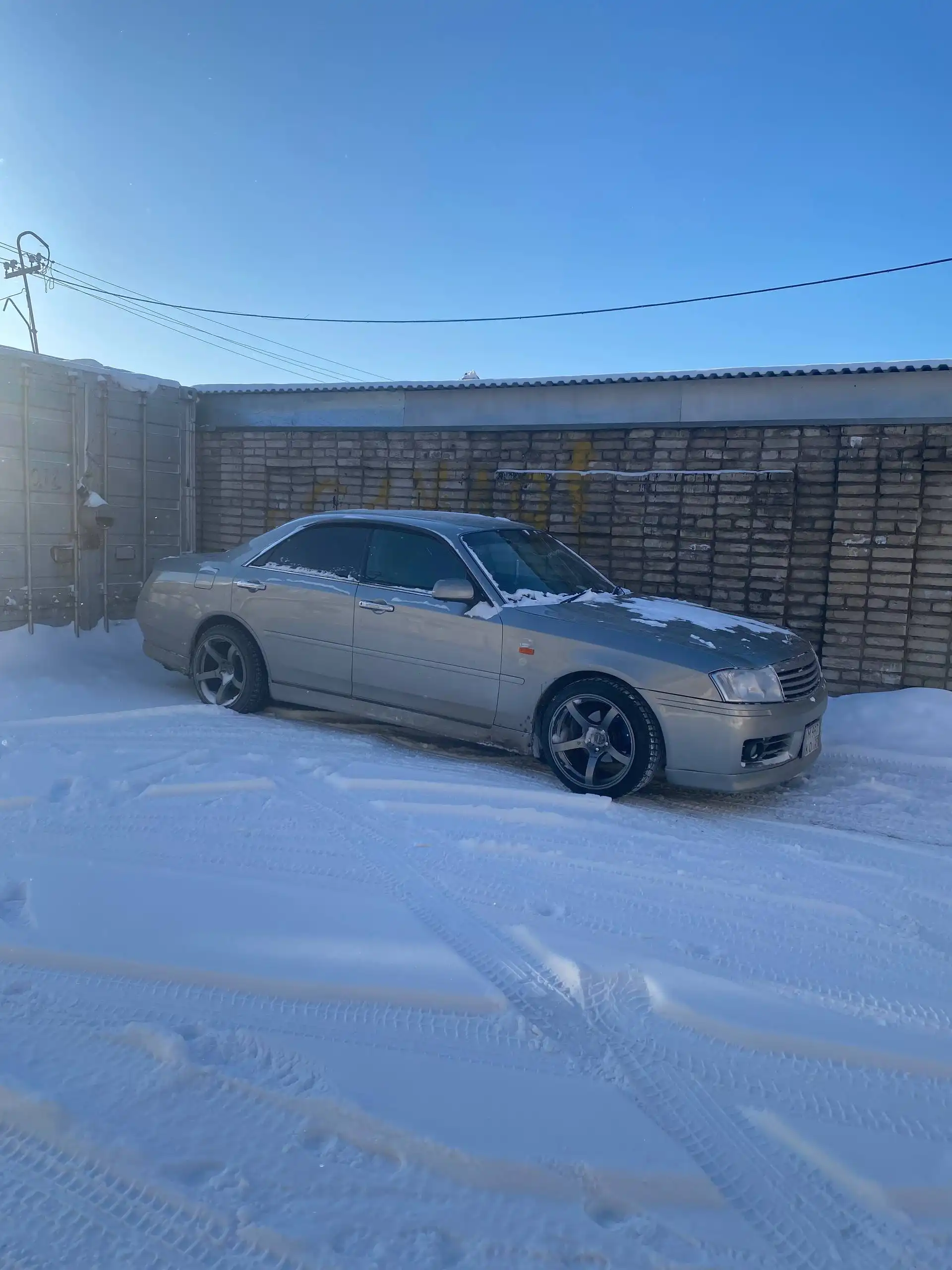 Продажа автомобиля Глория 2000г 2.5 210лс