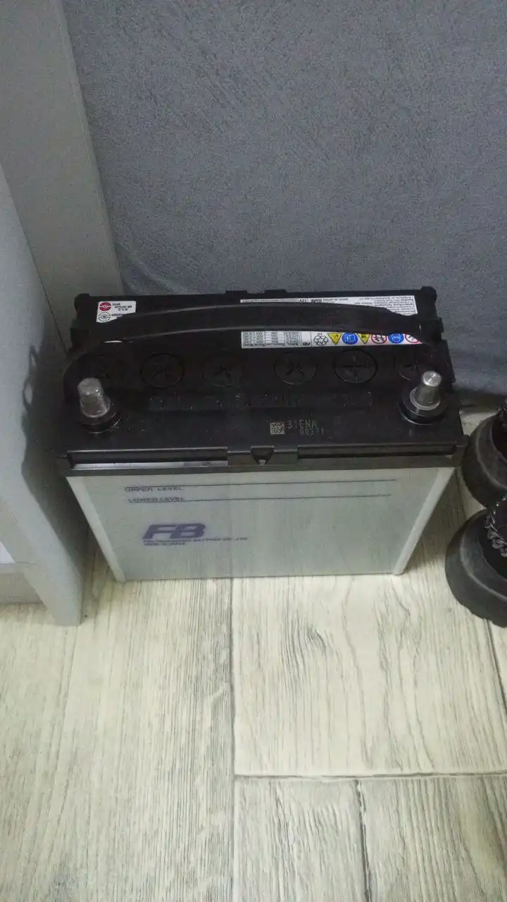 Продам б/у новый акб на Приус альфа - Запчасти (Авто) в Хабаровск