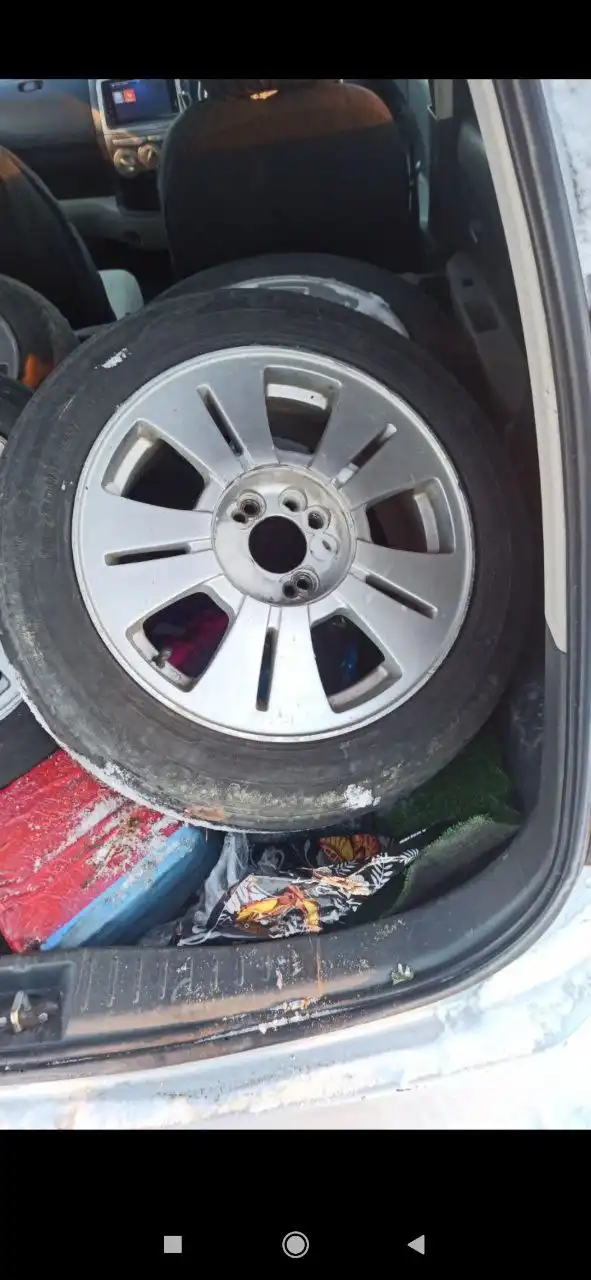 Продажа 4 шин 185/60/15 срочно