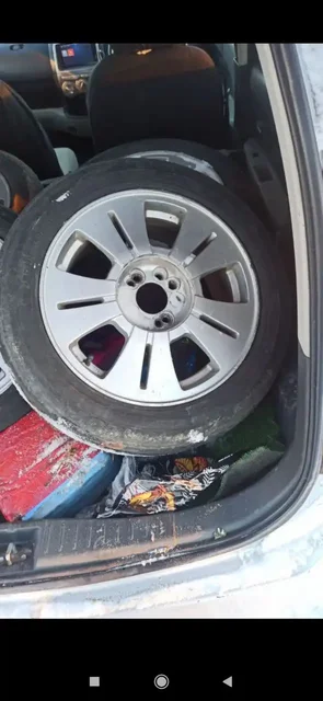 Продажа 4 шин 185/60/15 срочно - Запчасти в Хабаровск