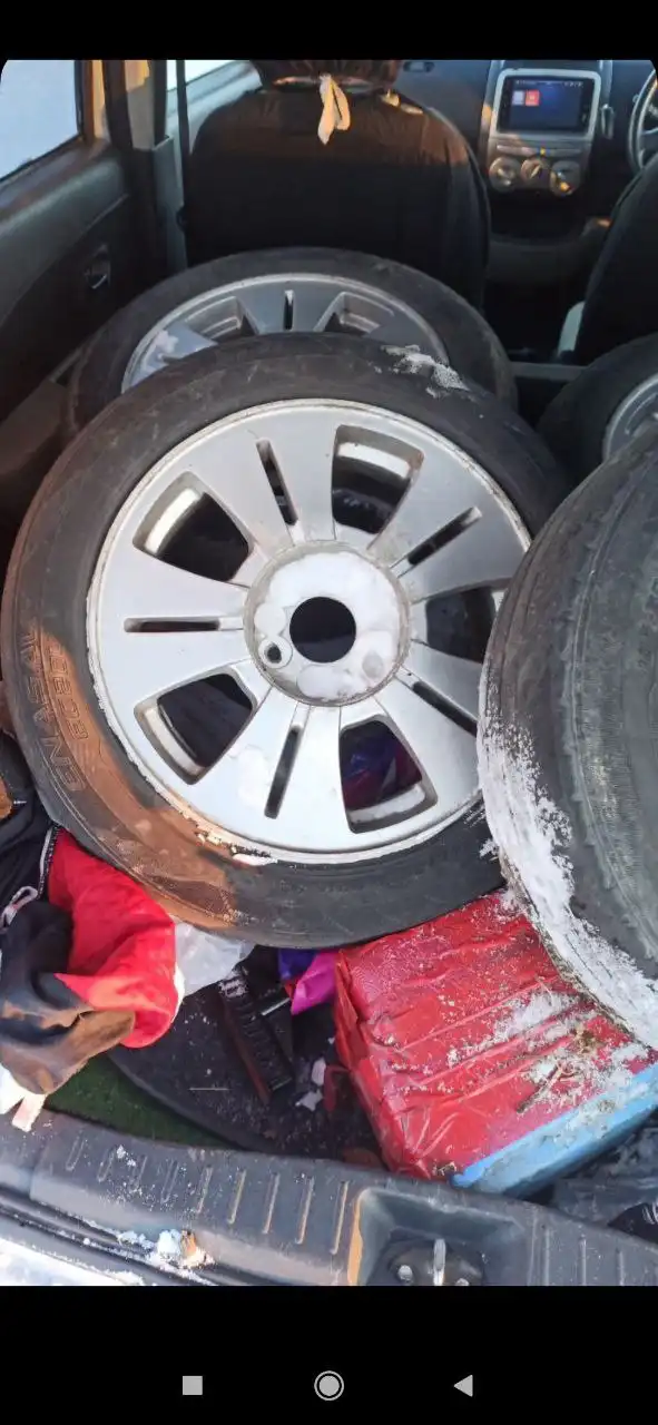 Продажа 4 шин 185/60/15 срочно