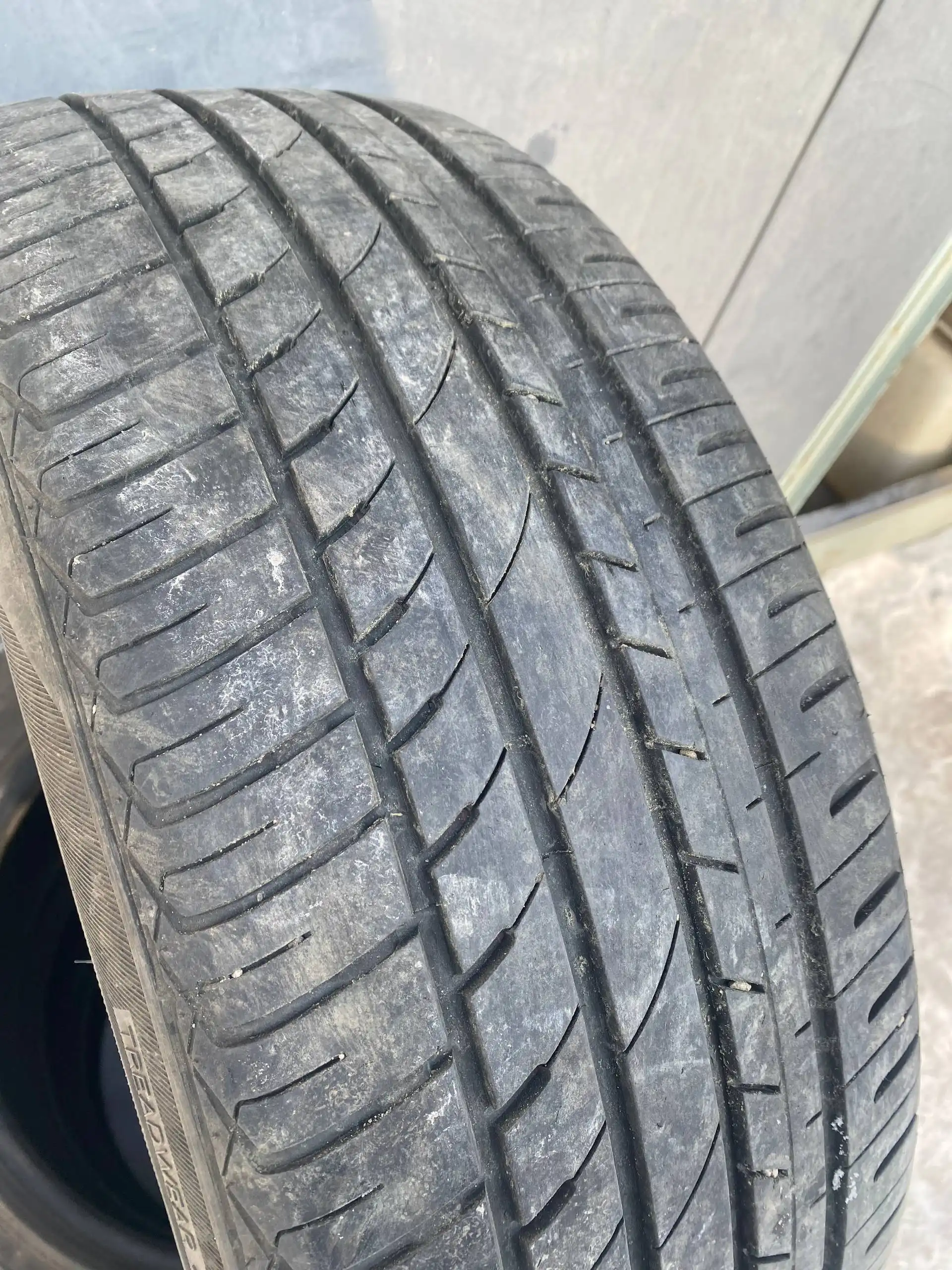 Шины 215/55/17 2024 года - Шины и диски (Авто) в Хабаровск