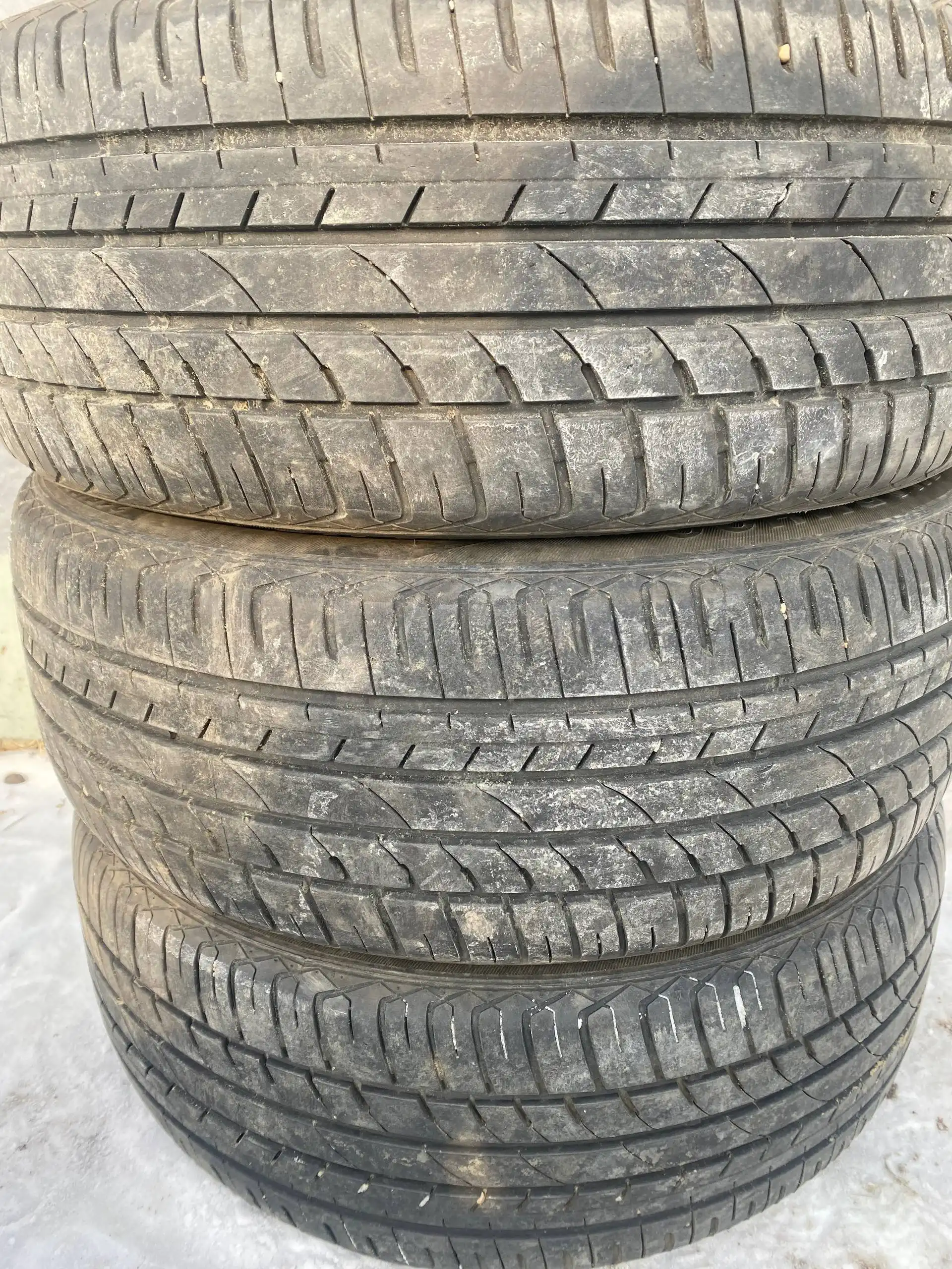 Шины 215/55/17 2024 года - Шины и диски (Авто) в Хабаровск