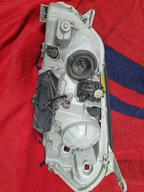 Фары Toyota Mark II с дефектами и целые - Автомобильные аксессуары в Хабаровск