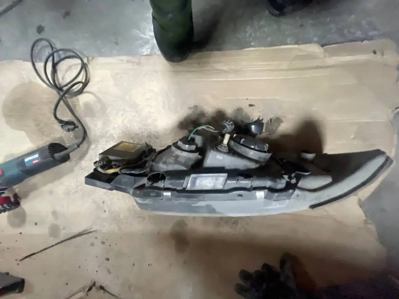 Фары ксенон на блюаборд - Запчасти (Авто) в Хабаровск