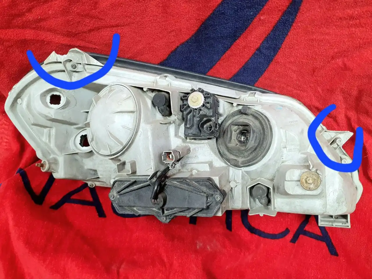 Продажа фар стопов с ксеноном и блоками - Осветительные приборы (Запчасти) в Хабаровск