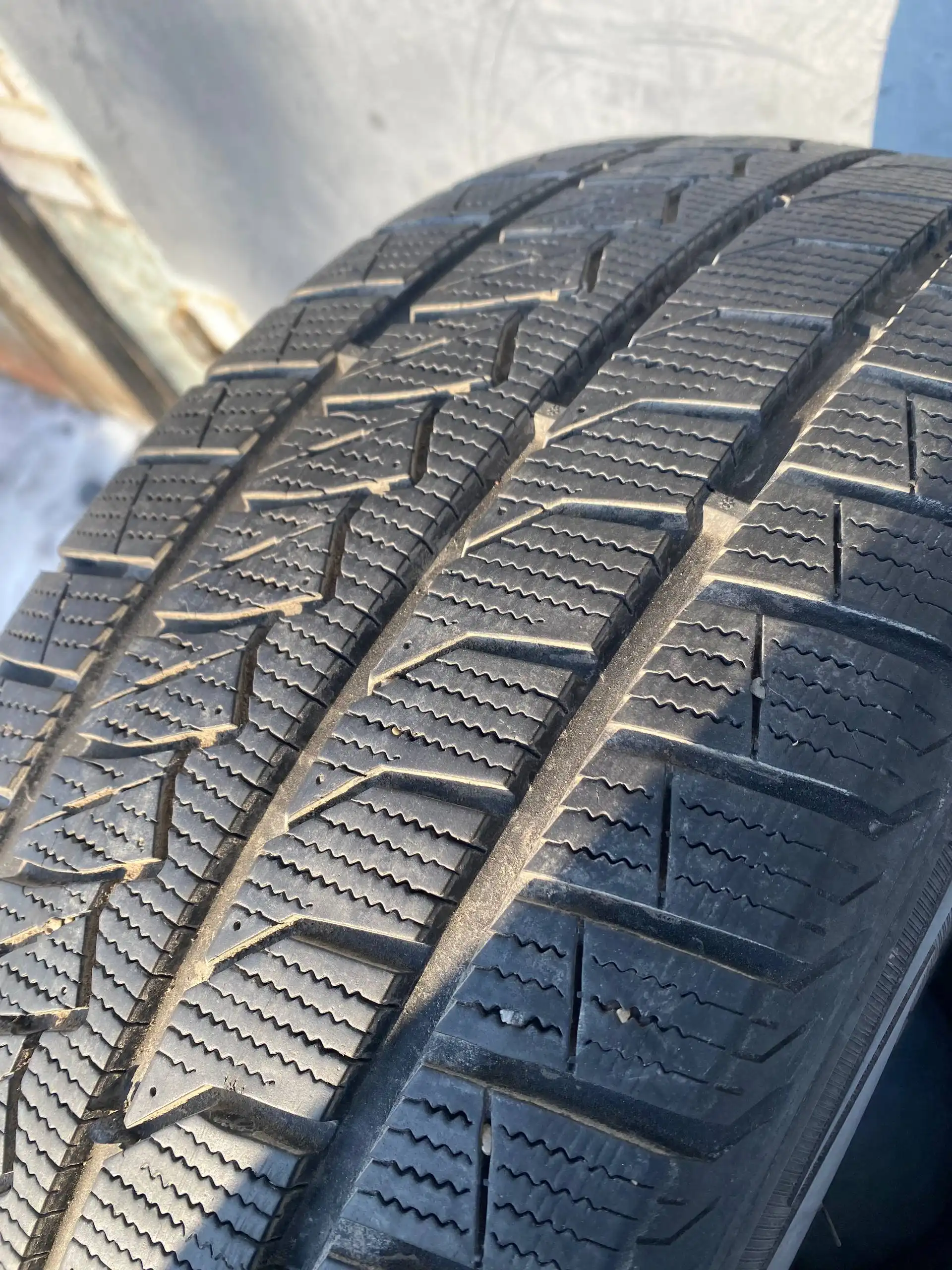 Продажа автомобильных шин 215/65/15 2023 года - Шины и диски (Авто) в Хабаровск