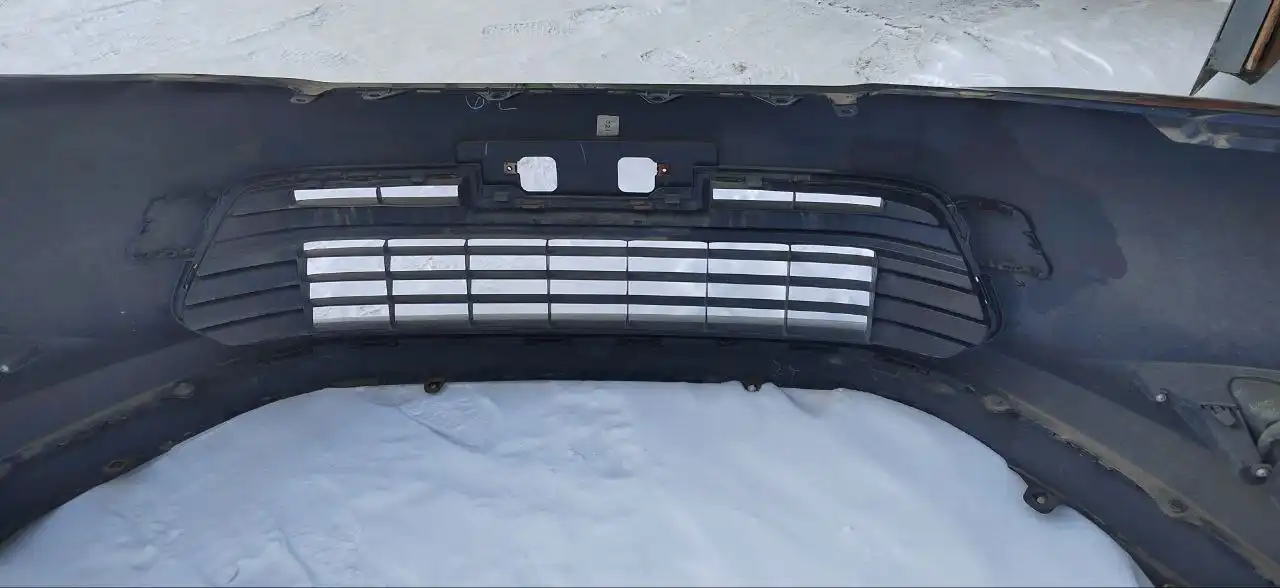 Продам бампер передний на Toyota Harrier 65 кузов - Кузовные детали (Запчасти) в Хабаровск