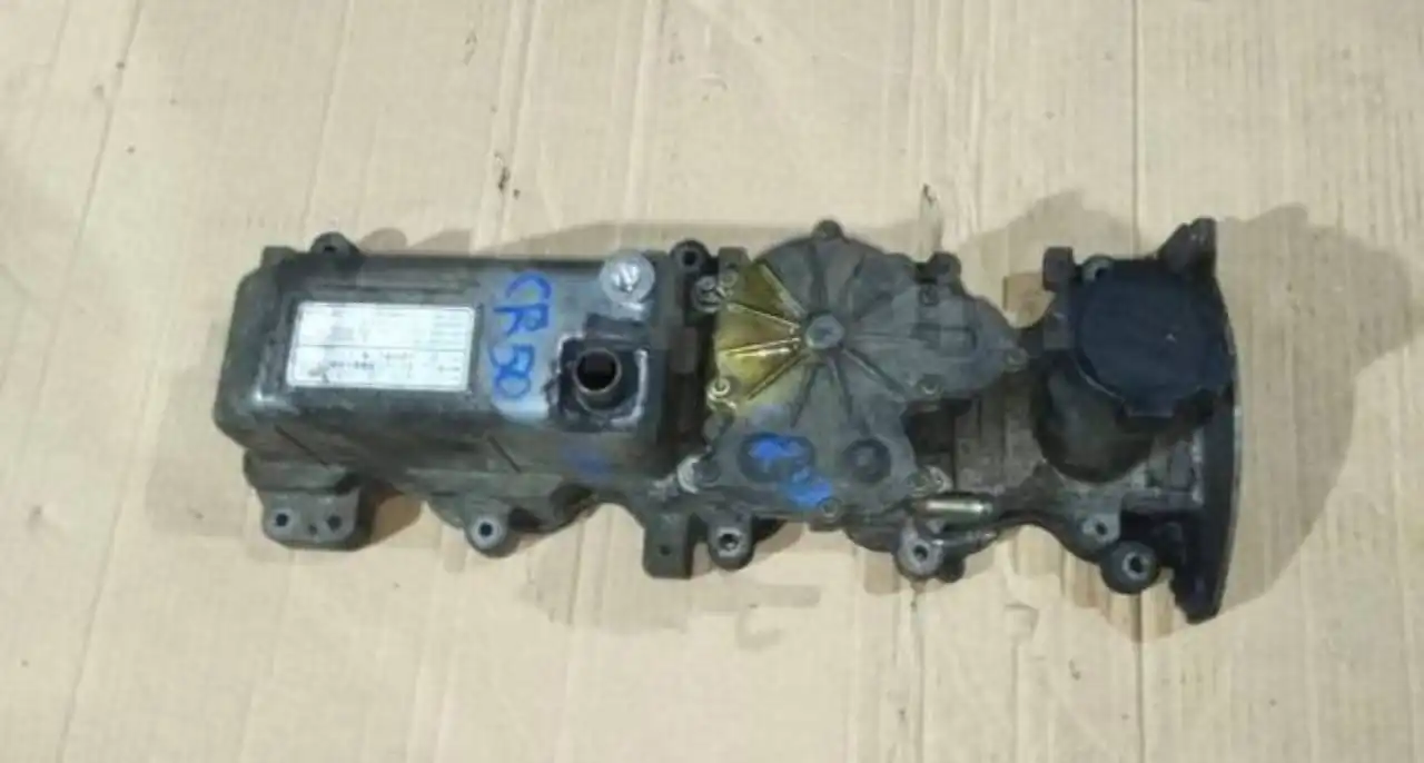 Покупка клапанной крышки Toyota 2CT, 3CT - Автомобильные запчасти (Запчасти) в Хабаровск