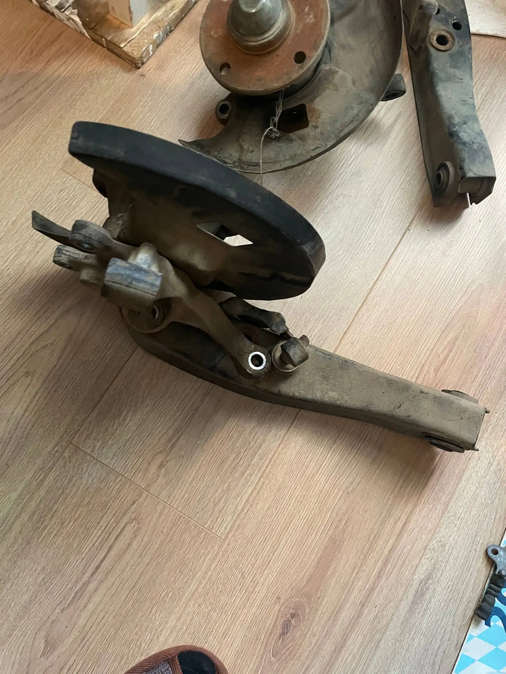 Комплект рычагов ступиц и поворотных кулаков для Nissan Laurel/Cefiro - Подвеска и рулевое управление (Запчасти) в Хабаровск