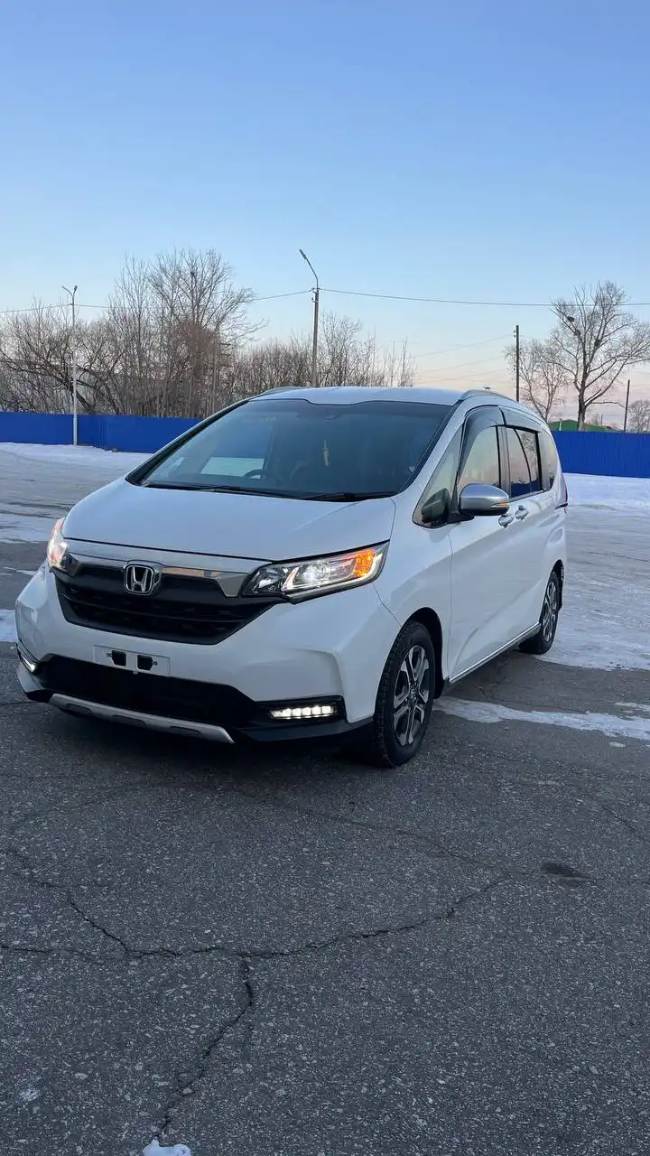 Продажа автомобиля Фрид+ 2021 года в Хабаровске - Автомобили (Авто) в Хабаровск