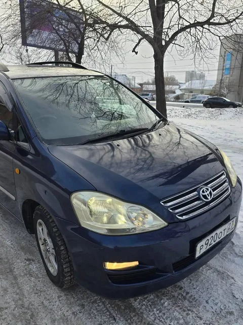 Toyota Ipsum, 2ое поколение, 2001г., минивэн, 8 мест - Квадроциклы в Хабаровск