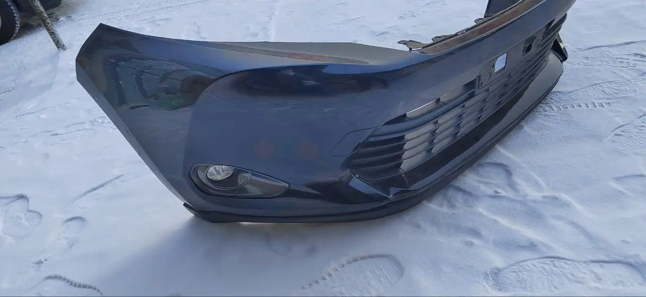 Продам бампер передний на Toyota Harrier 65 кузов - Автозапчасти (Запчасти) в Хабаровск