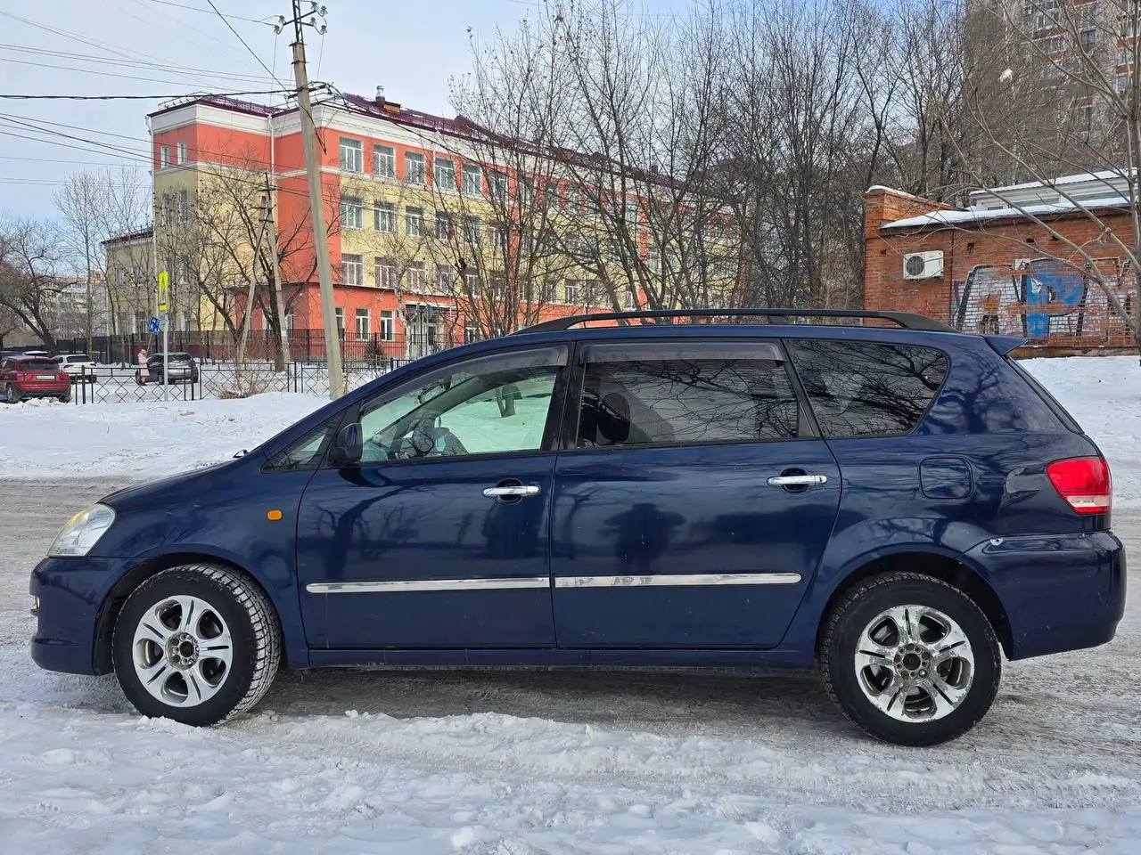 Продажа Toyota Ipsum 2001 года, минивэн, 160 л.с., автомат - Минивэн (Авто) в Хабаровск