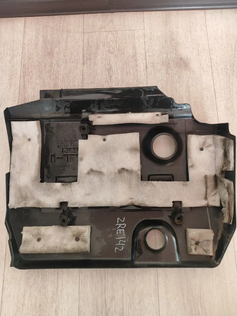 Декоративная крышка двигателя 2ZR - Запчасти (Авто) в Хабаровск