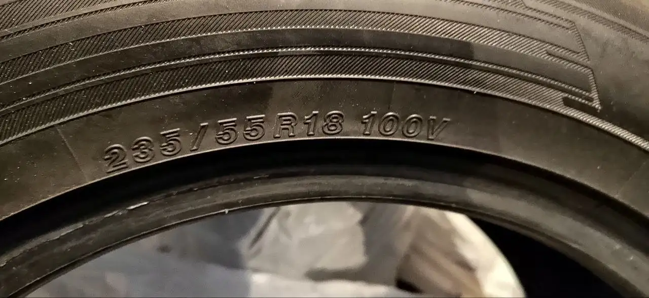 Продажа летней резины 235/55/18 2025 г.в. в отличном состоянии - Шины и диски (Запчасти) в Хабаровск