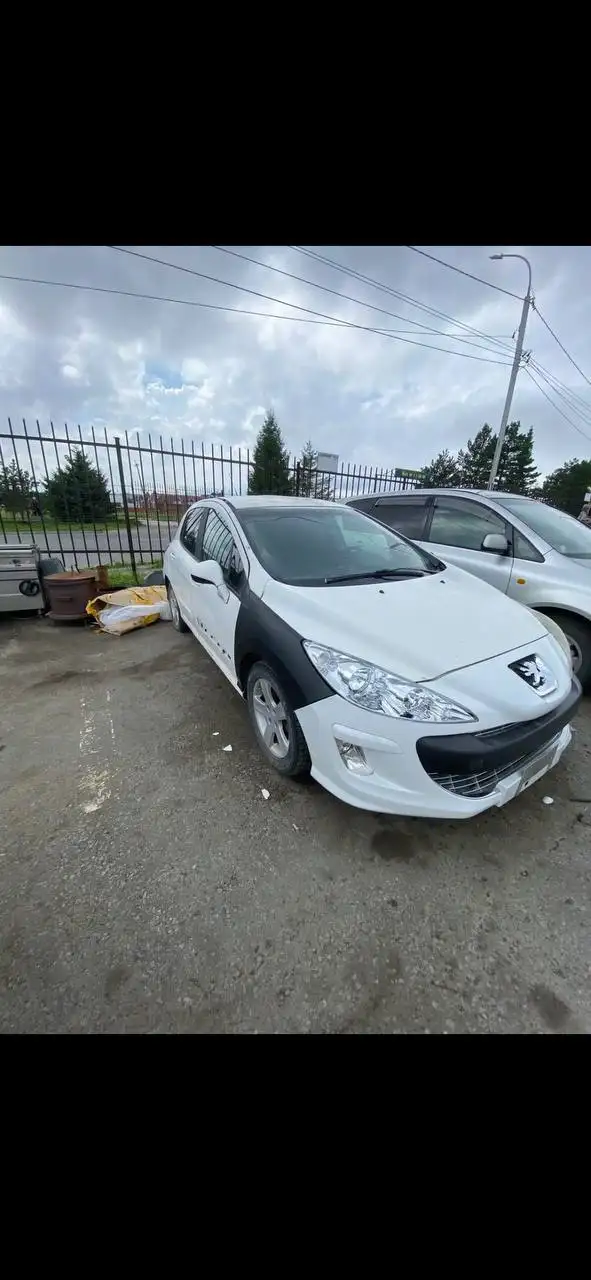 Пежо 2010 год, 1.6л, механика, требуется ремонт ДВС - Авторынок (Авто) в Хабаровск