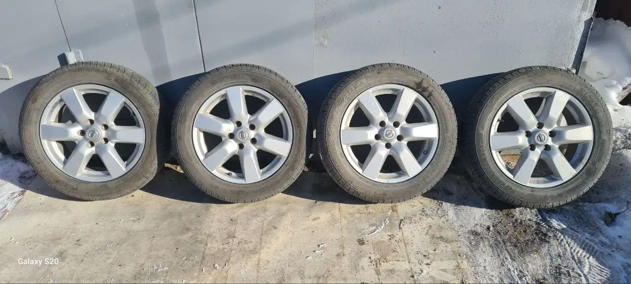 Продам комплект - Авторынок (Авто) в Хабаровск