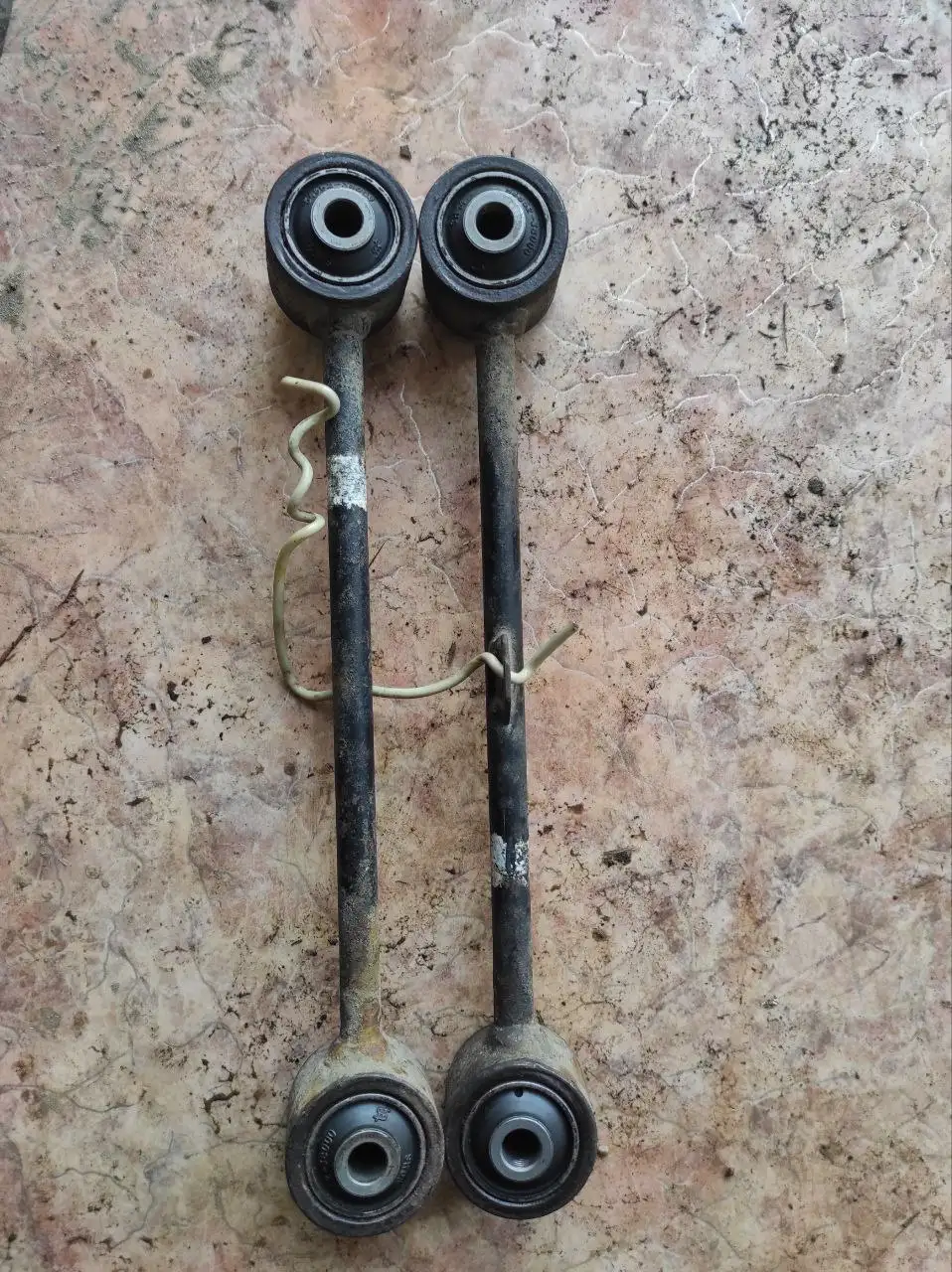 Продажа верхних тяг сурф 185 с новыми сайленблоками - Ходовая часть (Запчасти) в Хабаровск