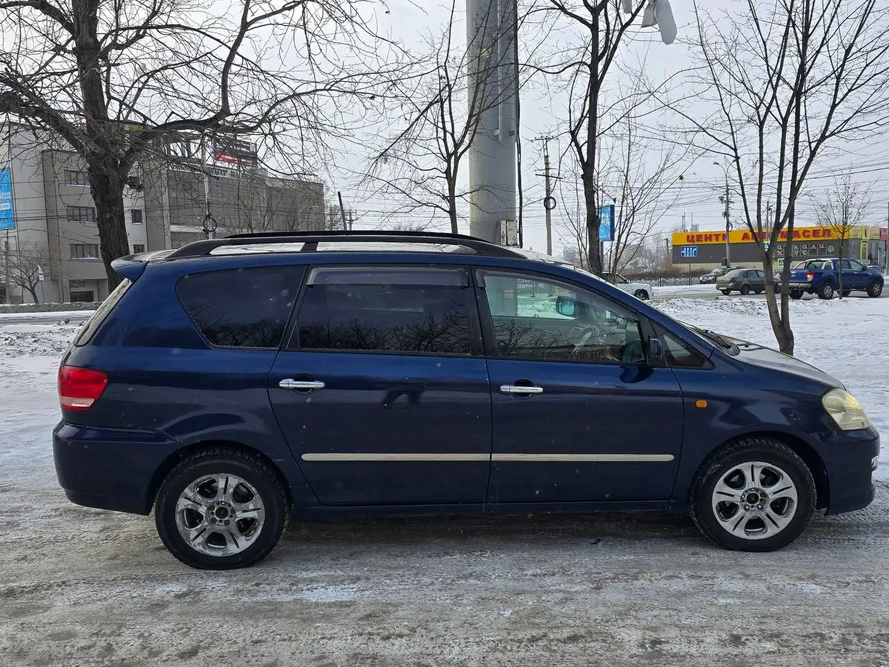 Toyota Ipsum 2001г. 2 поколение, рестайл, 160 л.с., автомат - Авто в Хабаровск