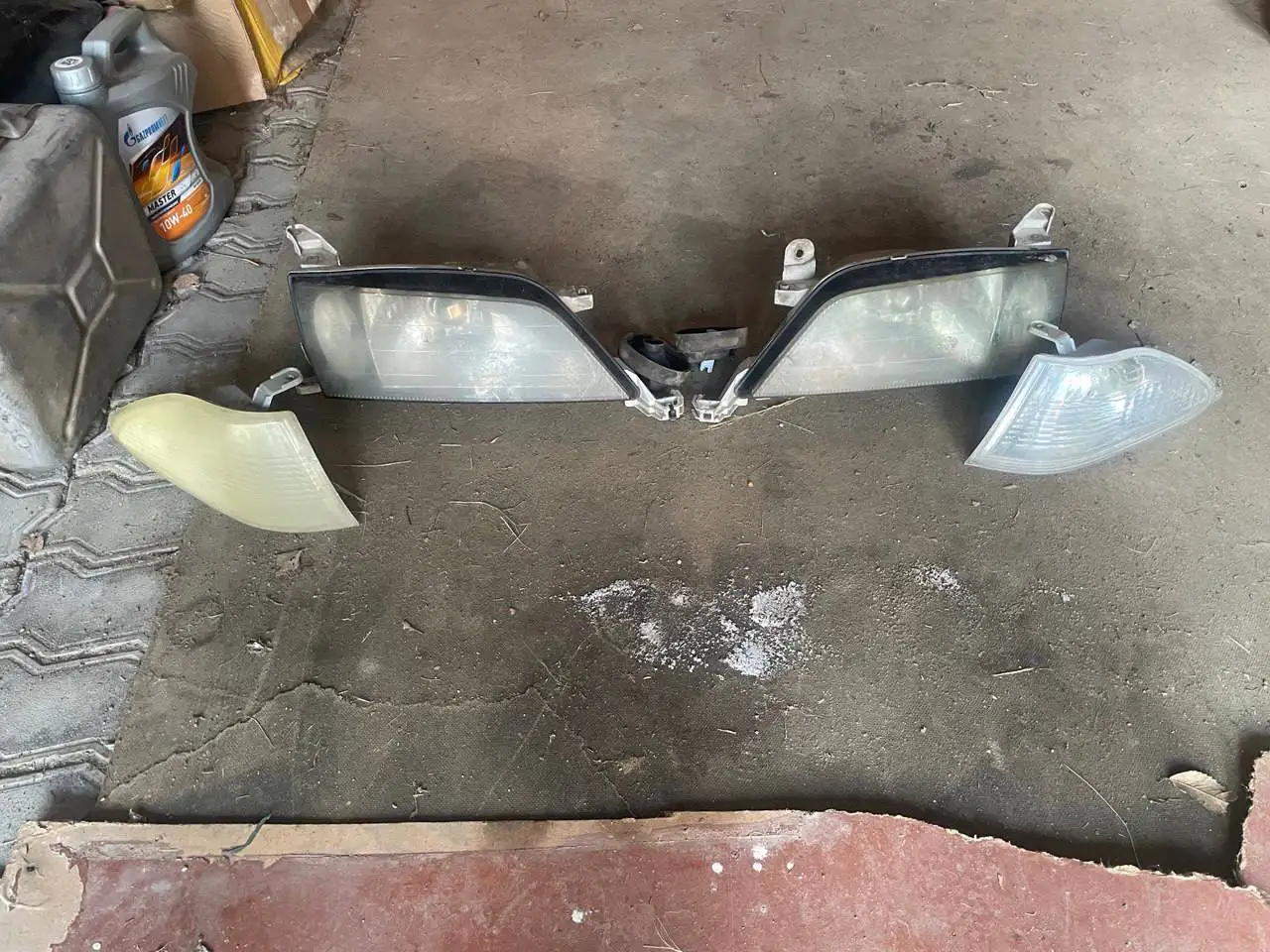 Продажа фар на Toyota Carina 210 до рестайлинга - Оптика (Запчасти) в Хабаровск