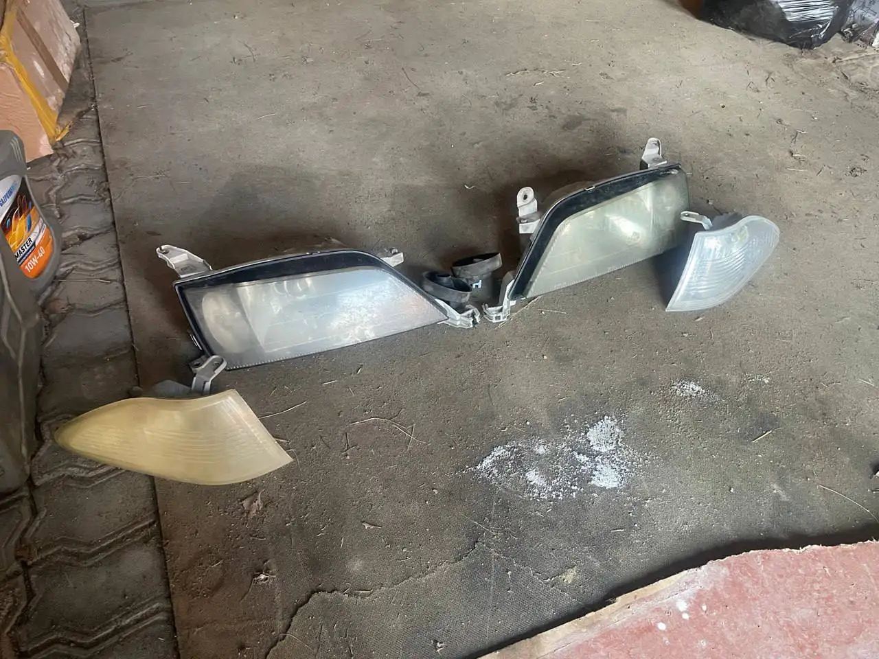 Продажа фар на Toyota Carina 210 до рестайлинга - Оптика (Запчасти) в Хабаровск